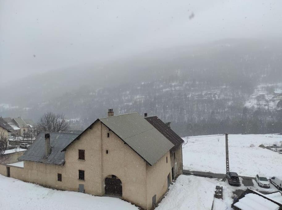 Appartement Vue Montagne, Cosy Et Chaleureux Briançon Exterior foto